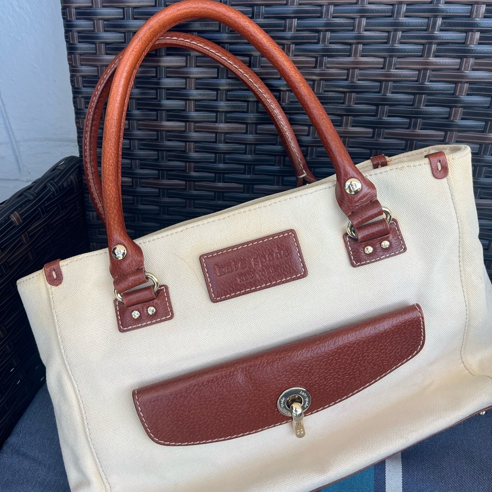 Kate Spade Elegant Brown and Cream Leather Handbag